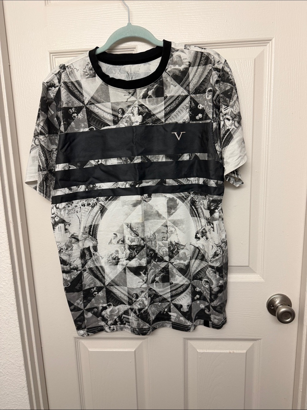 V1969 Italia Black and White Graphic V-Neck Tee